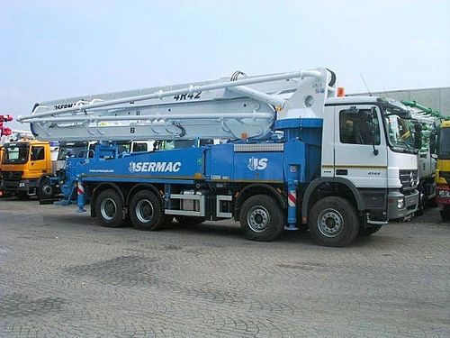 Autobomba de hormigón para obra - 130 - 184 m³/h, 42 m | SIRIO 4R42 - SERMAC S.p.A.