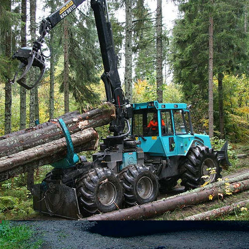 Arrastrador forestal - HSM 904 6WD - HSM - Hohenloher Spezial-Maschinenbau GmbH & Co. K - con pulpo