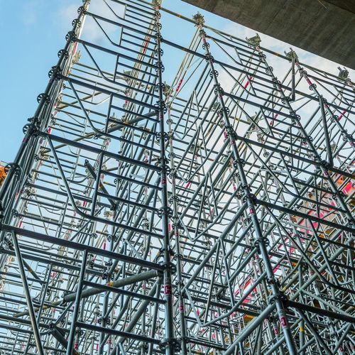 Torre de andamio de fachada - ST 60 - Hünnebeck GmbH - modular