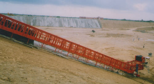 Pavimentadora para hormigón - 20 - 30 m | PVR 1001 SERIES - UNiSTEEL Engineering Works - con neumáticos / para losas de hormigón / para canal