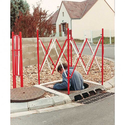 Barrera de seguridad - LEO1183 series - DISSET ODISEO, S.L. - extensible / de metal