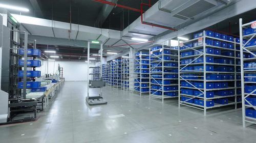 Vehículo multifunción - Tote AV - VANDERLANDE - para transporte de mercancías / para uso polivalente / eléctrico