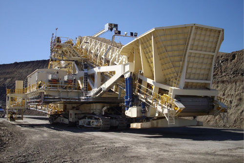Planta de trituración de mandíbula - TMCS 12000 - TAKRAF - móvil / con orugas