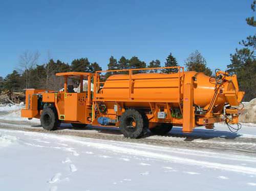 Camión hormigonera para mina subterránea - 20 455 - 21 820 kg | LP15 - Breaker Technology, LTD.