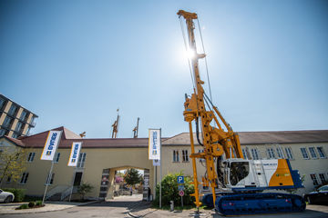 Perforadora multifunción - BG 28 H BT 75 - BAUER Maschinen GmbH - rotativa / para obra de construcción