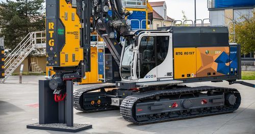 Hincapostes vibratorio - BAUER Maschinen GmbH - hidráulico / para tablestaca