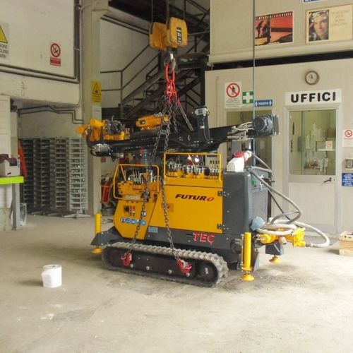 Perforadora de extracción de testigos - FUTURO - TEC System - de micropilote / fija / con orugas