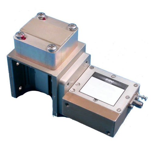 Amplificador RF - M205793A - e2v scientific instruments - de aislamiento / en línea / de bajo ruido
