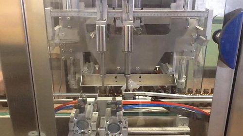 Llenadora taponadora etiquetadora controlada por PLC - RTE2U CBD - PMR System Group - para aceite / para la industria farmacéutica / para productos fitosanitarios