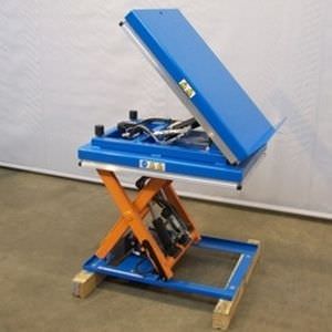 Mesa elevadora de tijera - HT-T-H-010-1022-90 - ADE-WERK - hidráulica / estacionaria / basculante