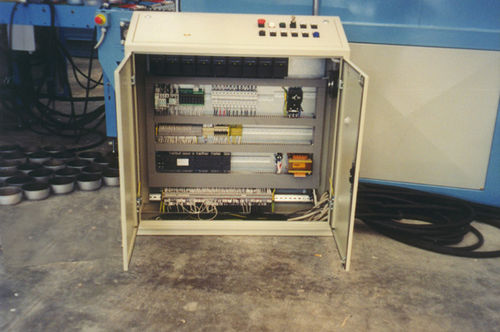 Armario eléctrico de mando - Airmadi - con base