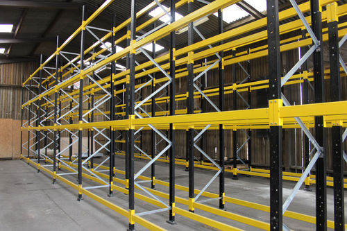 Sistema de estanterías con paleta - Wickens - para depósito de almacenamiento / ajustable / para herramientas