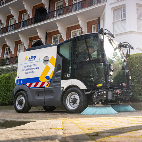 Barredora aspiradora con operador a bordo - RAVO E2 - Scarab Sweepers - de calle / eléctrica / con batería