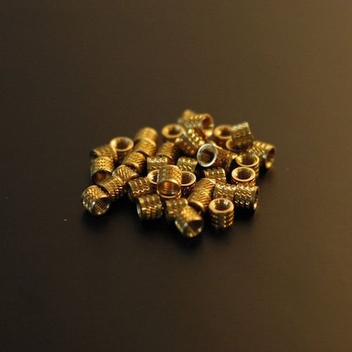 Inserto roscado - SOFTERFIX™ series - clufix - de metal / redondo / para plástico