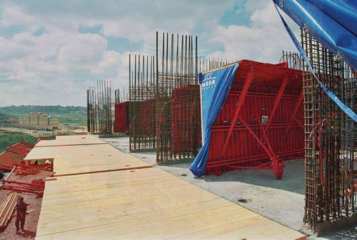 Plataforma de trabajo - 16E - Mesa Imalat Sanayii ve Ticaret A.S. - suspendida
