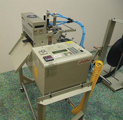Máquina de corte de tejido - SODIFA ESCA - para cinchas / con control manual / en caliente