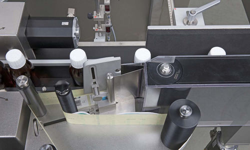 Máquina de etiquetado controlada por PLC - ESF series - Bausch + Ströbel Maschinenfabrik Ilshofen GmbH+Co. KG - para botellas / para etiquetas autoadhesivas / compacta