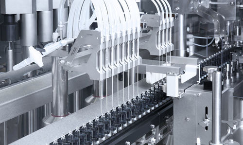 Máquina de llenado y cierre para botellas - KFM series - Bausch + Ströbel Maschinenfabrik Ilshofen GmbH+Co. KG - para aplicaciones estériles