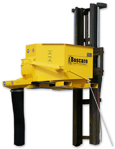 Cubo para hormigón rectangular - MCE series - Boscaro s.r.l. - con tubo de descarga / para carretilla elevadora