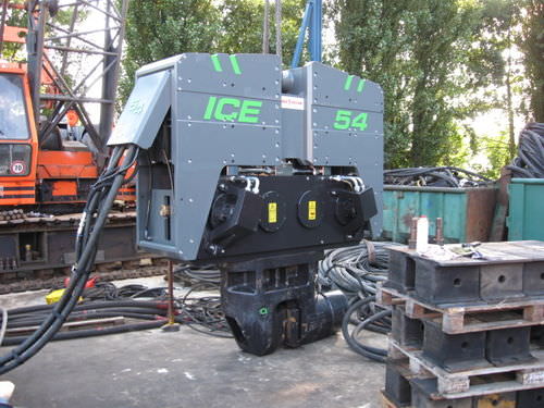 Hincapostes hidráulico - 55NF - International Construction Equipment BV