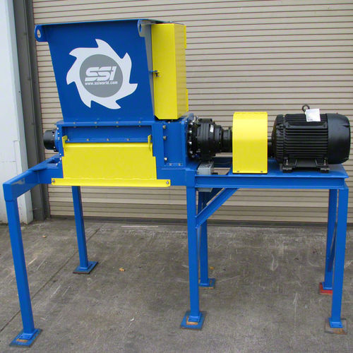 Destrozador secundario - Uni-Shear® SR300 - SSI Shredding Systems, Inc. - de 1 eje / con papel separador / residuos sólidos a granel