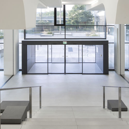 Puerta corredera - ST FLEX Secure - dormakaba - de vidrio / para interior / para comercio