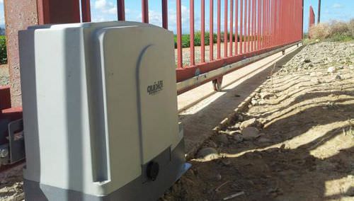 Actuador eléctrico - MOOVY - QUIKO ITALY - lineal / de aluminio / para portón corredera