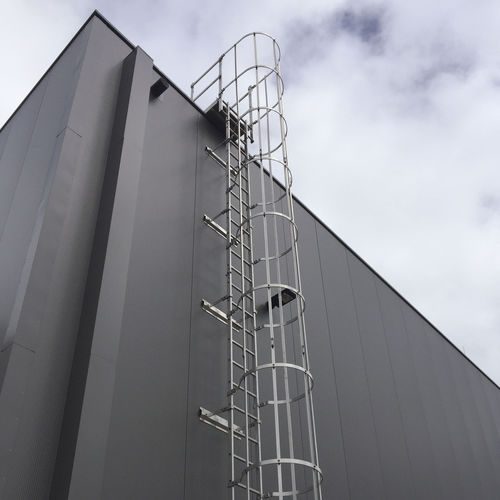 Escalera de aluminio - SafetyConcept s.a. - de acero inoxidable / de acero galvanizado / simple