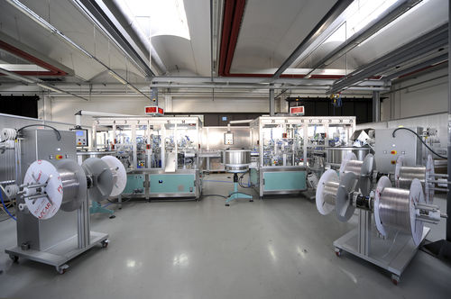 Ensambladora automática - A UNO TEC SRL - para aplicaciones industriales / con mesa rotativa / lineal