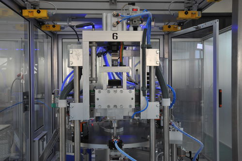 Ensambladora automática - A UNO TEC SRL - para aplicaciones industriales / con mesa rotativa