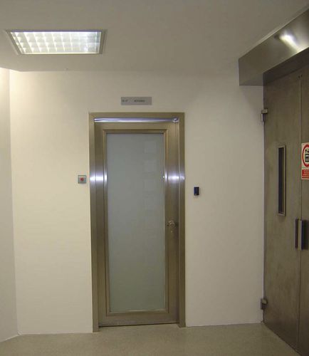 Puerta abatible - VRF-90 series - ALFATECO MADRID S.A. - de metal / de vidrio / industrial