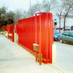 Puerta corredera - VCR series - ALFATECO MADRID S.A. - para exteriores / motorizada