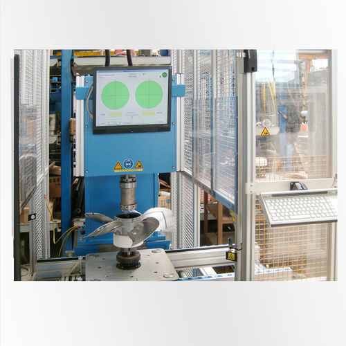 Máquina equilibradora vertical - KV30BHA - TIRA GmbH - dinámico / manual / para las técnicas automóviles