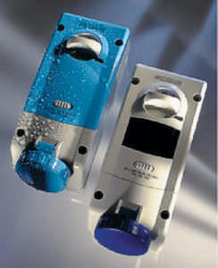 Tomacorriente de pared - ADVANCE 2 series - SCAME PARRE S.p.A. - empotrable / IP67 / con cierre