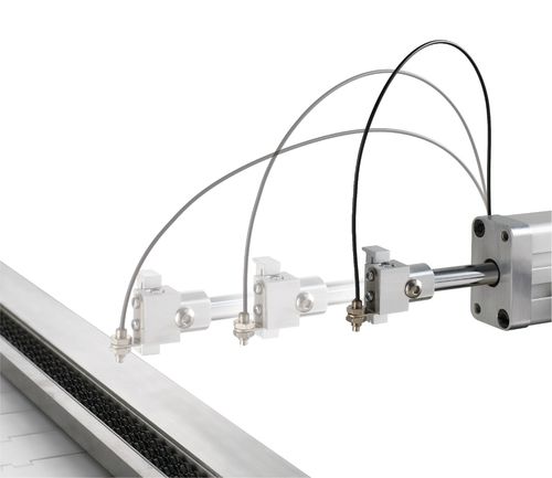 Cable óptico flexible - BANNER ENGINEERING CORP. - de larga vida útil / retráctil