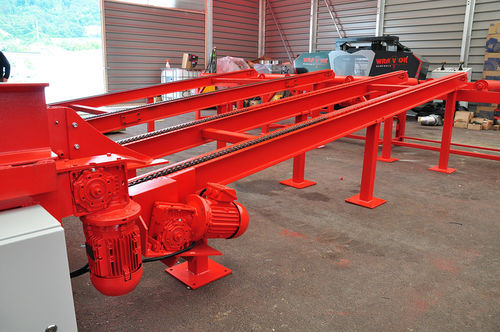 Transportador transversal - Wravor d.o.o. - con cadena / motor eléctrico / de tronco