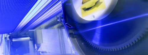 Sierra para línea de extrusión - Breyer GmbH Maschinenfabrik - circular / para plástico / para paneles