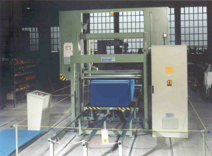 Sierra de cinta - W 23 - Fecken-Kirfel GmbH & Co. KG, Maschinenfabrik - horizontal / para plástico / enteramente automática