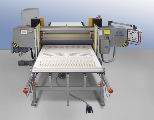 Máquina de corte de sierra de cinta - D 5 - Fecken-Kirfel GmbH & Co. KG, Maschinenfabrik - para espuma / CNC / automática