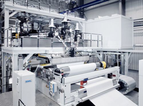 Línea de extrusión multicapas - SML Maschinengesellschaft - de película plana / para termoplásticos / para film alimentario