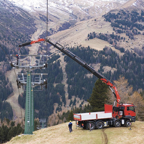 Grúa montada sobre camión - F660RA he-dynamic series - Fassi gru S.p.A - de pluma articulada / para obra / todoterreno