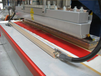 Máquina de soldar mediante impulsos eléctricos - IMPULSE - FIAB - servoaccionada / para textiles / integrada