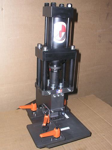 Escantonadora electrohidráulica - Grangier Constructeur