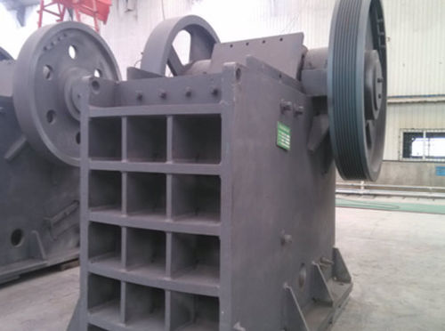 Machacadora de mandíbula - PE series  - Zhengzhou Dingsheng Engineering Technology Co., Ltd. - estacionaria / primaria / secundaria