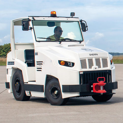 Tractor de aviones - »SHERPA« D series - Goldhofer - diésel / con 4 ruedas / con operador sentado