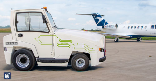 Tractor de aviones - »SHERPA« E - Goldhofer - eléctrico / con 4 ruedas / con operador sentado