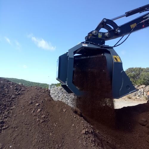 Cuchara cribadora - CBR 12 - CM Srl - para excavadora / para minicargadora / para manipulador telescópico