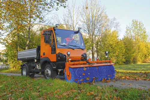 Barredora montada en camión - LKS series - Aebi Schmidt Holding AG  - hidráulica / de exterior / compacta