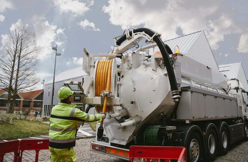 Barredora montada en camión - FlexLine C140 - Bucher Municipal AG - con motor de combustión / de exterior / de desechos