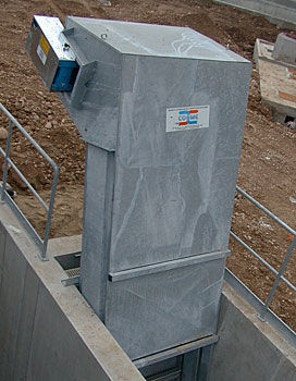 Reja de desbaste de escalera - CP series - COSME S.R.L - para el tratamiento de aguas residuales / gruesa